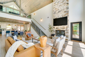 Luxe Sevierville Home with Deck Near Pigeon Forge!